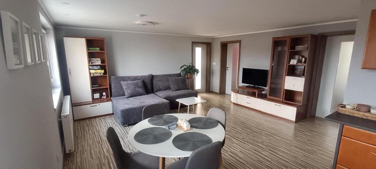 Apartman S Vyhladom Na Bojnicky Zamok Бойнице Экстерьер фото