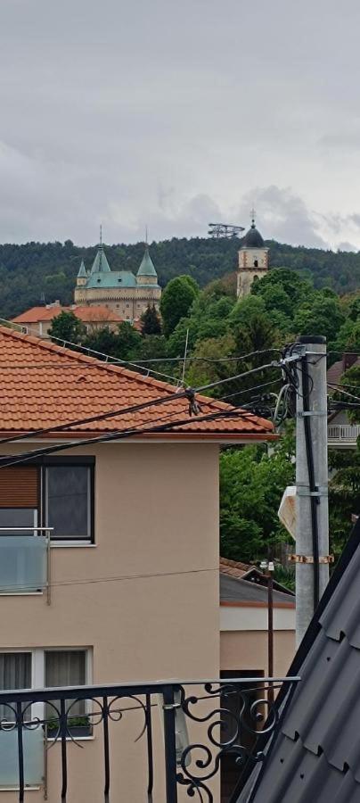 Apartman S Vyhladom Na Bojnicky Zamok Бойнице Экстерьер фото